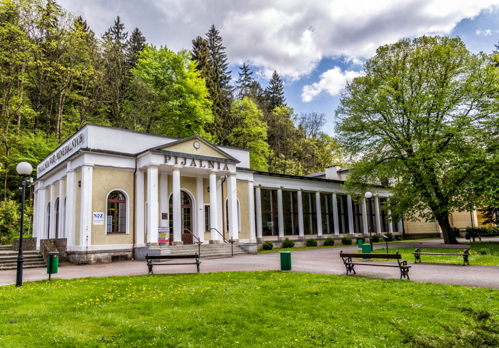 duszniki-zdroj-park-zdrojowy-pijalnia-wod-mineralnych (1) Duszniki Zdrój - Pijalnia Wód Mineralnych w Parku Zdrojowym